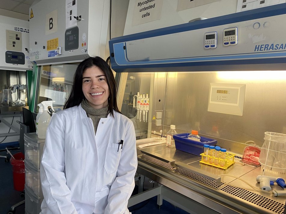 Paula (ESR 12) in the labs of the Centre for Translational Bone, Joint and Soft Tissue Research, TUD Dresden (Germany) during her secondment. May 2023.