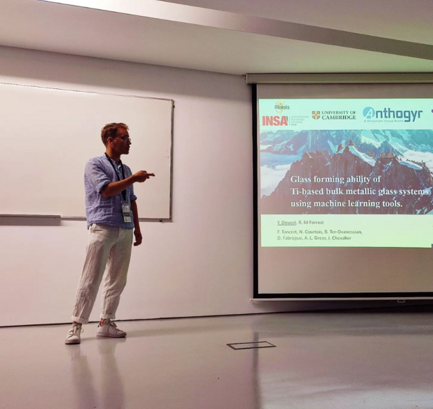 Yohan during his presentation at the Junior EUROMAT conference Coimbra, Portugal