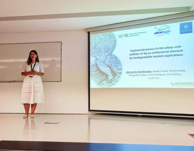 Aleksandra during her presentation at the Junior EUROMAT conference Coimbra, Portugal