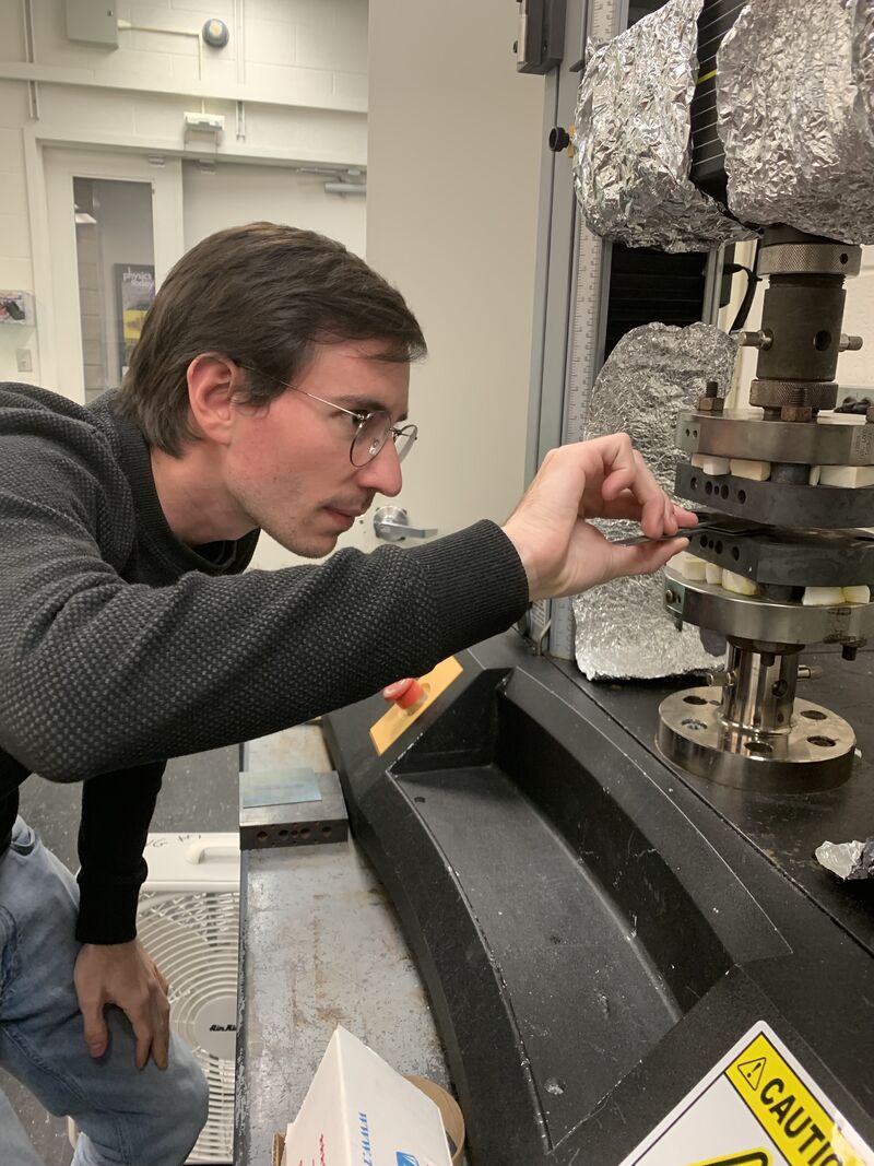 Juan José in the lab of Yale University, USA, during his secondment